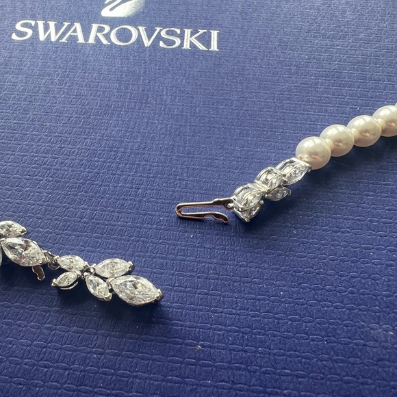 SWAROVSKI COLLECTIONS LOUISON PEARL NECKLACE - Picture 6 of 8